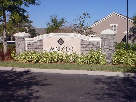 Attractive community entrance