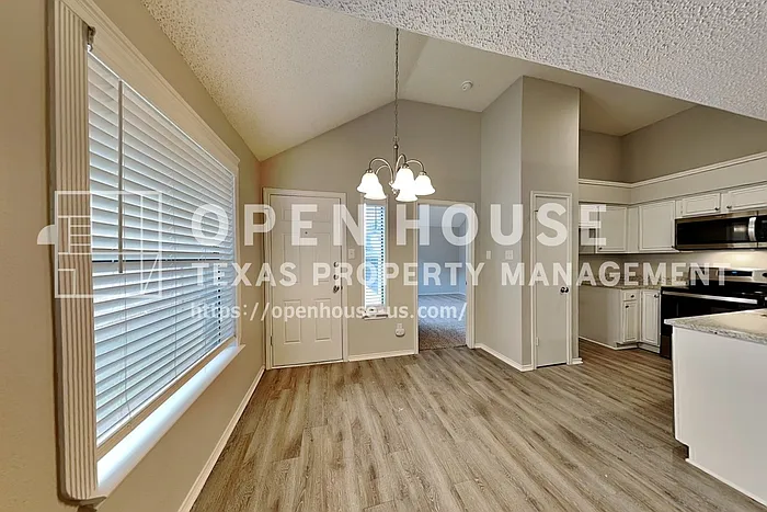 6928 Brixham Dr — Photo 6