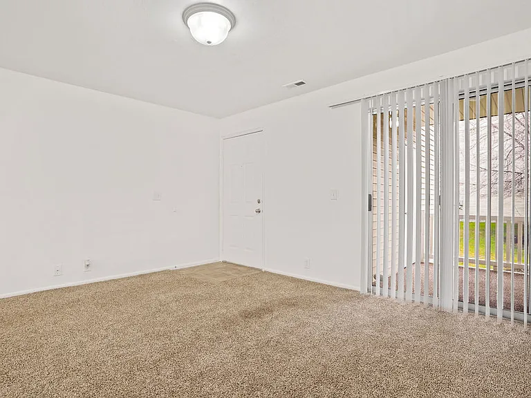 Highland Pointe Apartments — Photo 5