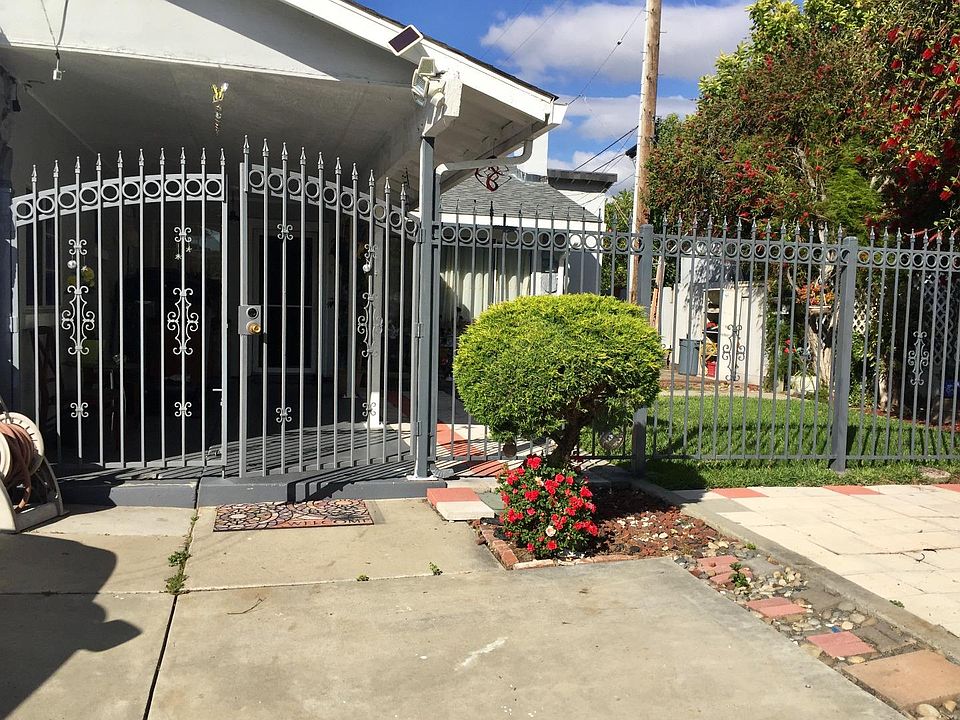 1st image of 792 Diana Ln