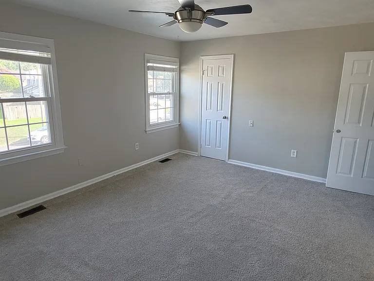 5540 Keydet Dr — Photo 3