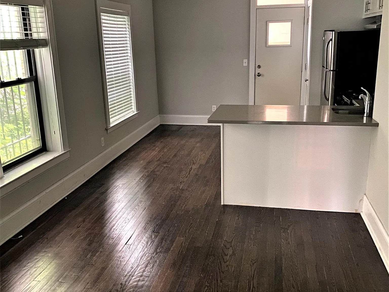 1 bed, 900 sqft, $1,895 — Photo 2