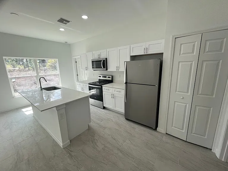 2513 22nd St W — Photo 17