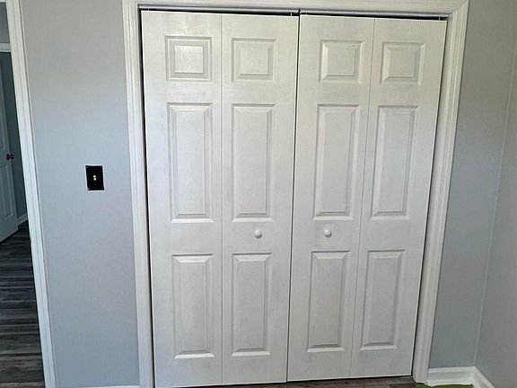 3rd image of 12820 Oliver Ln
