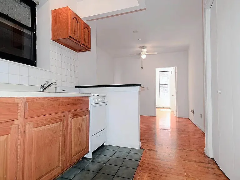 121 Orchard St #7 — Photo 2