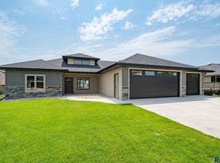 2805 E Augusta Cir, Brandon, SD 57005