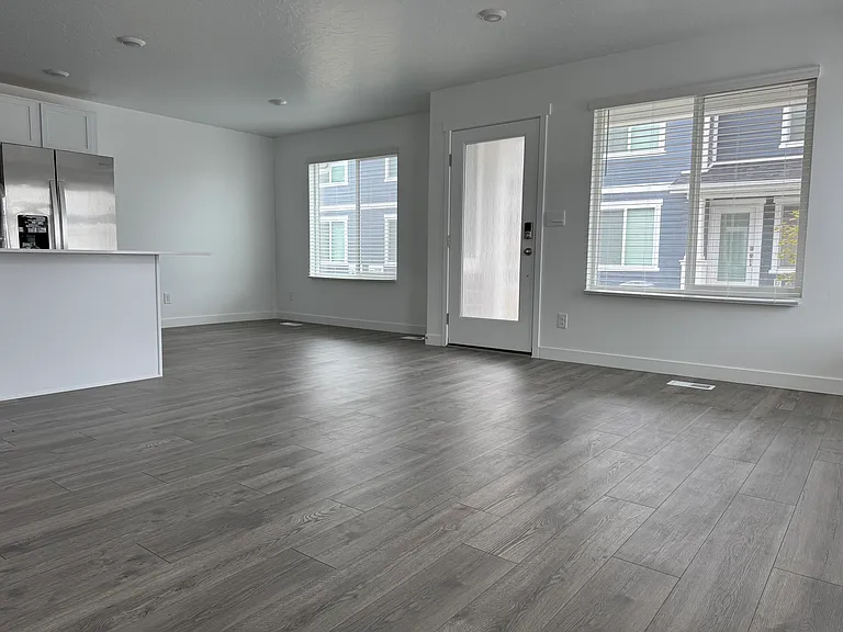 1906 S 570 W #1115 — Photo 5