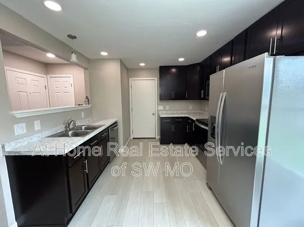 3535 S Jefferson Ave, Springfield, MO 65807