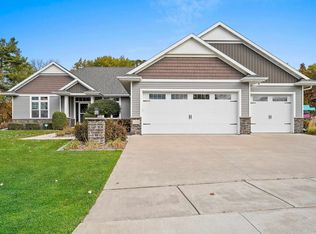 3525 Peppergrass Dr, Green Bay, WI 54311