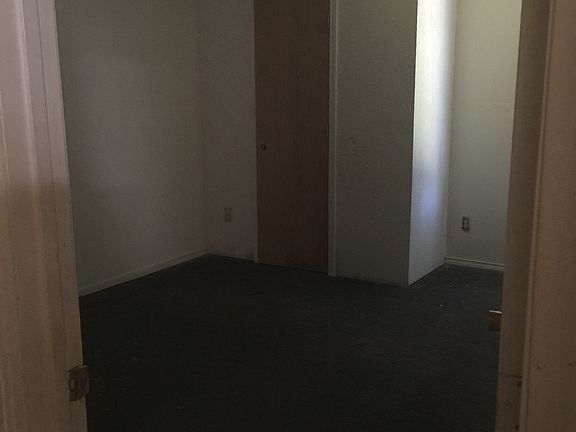 4th image of 2669 Jennings Ave