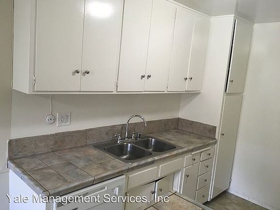 4th image of 17950 Burbank Blvd APT 25
