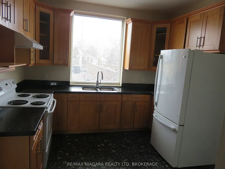 58 Jarvis St N #202 — Photo 9