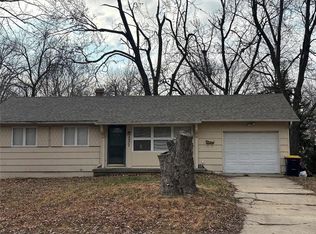 8902 Manchester Ave, Kansas City, MO 64138