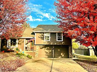 906 Hillcrest St, Pleasant Hill, MO 64080
