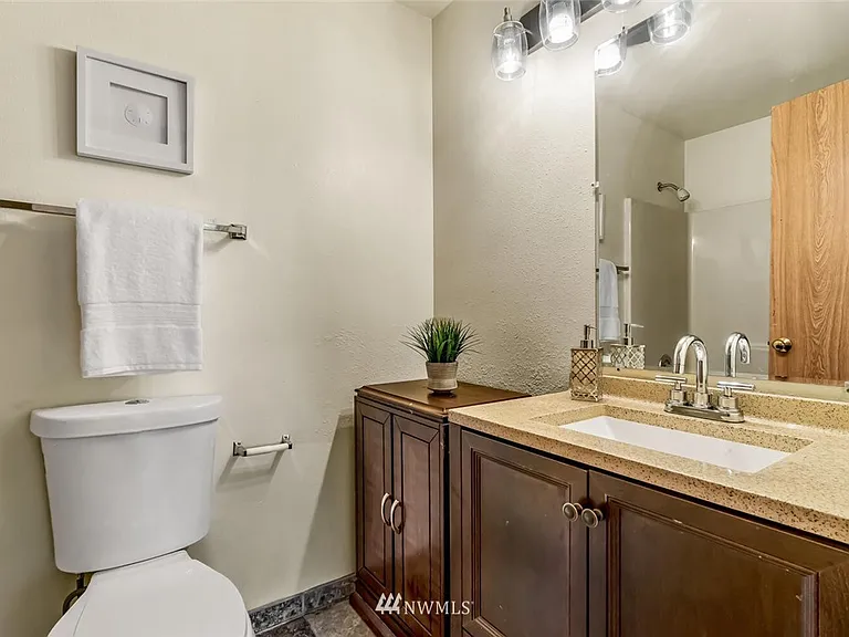 8021 NE 150th St — Photo 11
