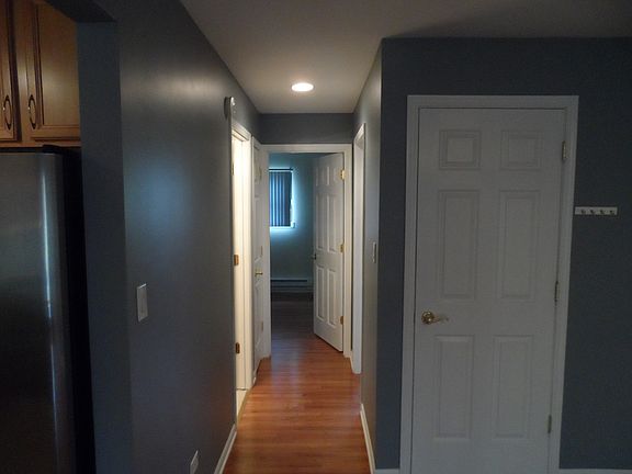 hallway to bedrooms