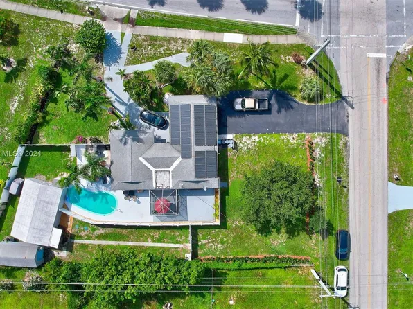 400 Riomar Dr, Port Saint Lucie, FL 34952