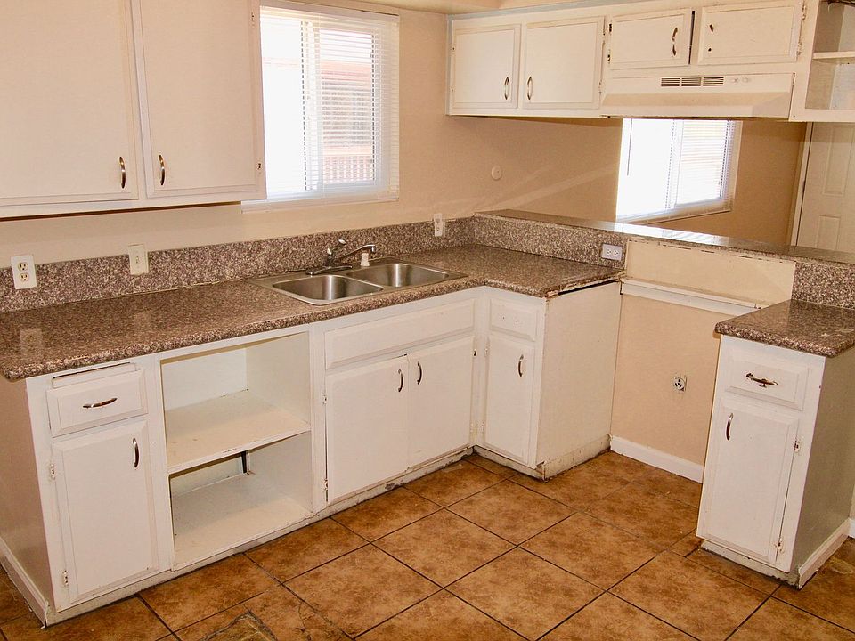 Pioneer Dr 3502 3502 Pioneer Dr Bakersfield, CA Zillow Apartments