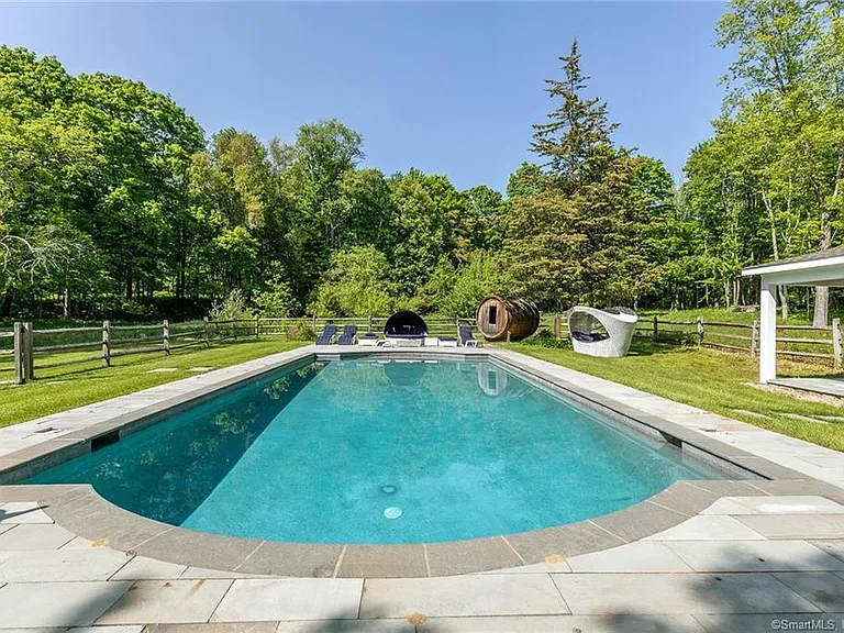 90 Sharon Mountain Rd — Photo 1