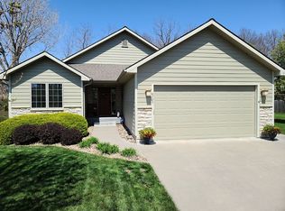 8725 Eagle Feather Dr, Manhattan, KS 66502