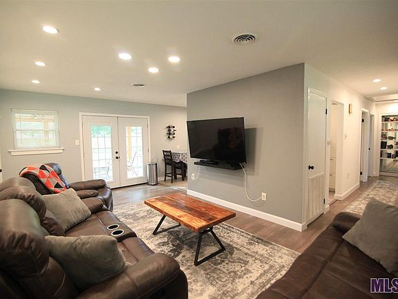 3rd image of 1125 Highland Park Dr
