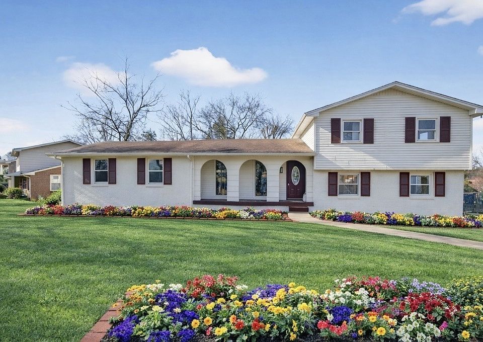 1st image of 2909 Moss Spring Dr