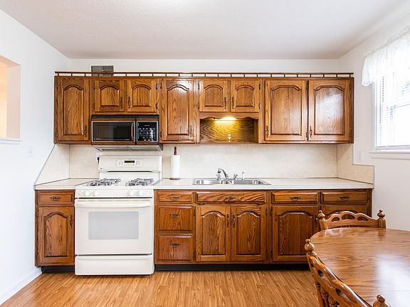 5th image of 13902 Beeston Blvd
