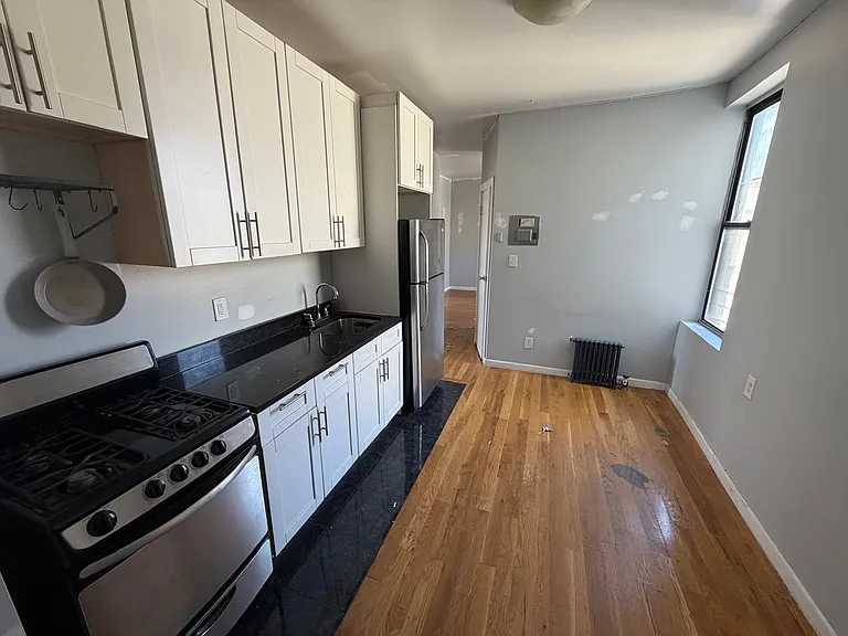 155 S 4th St #33 — Photo 1