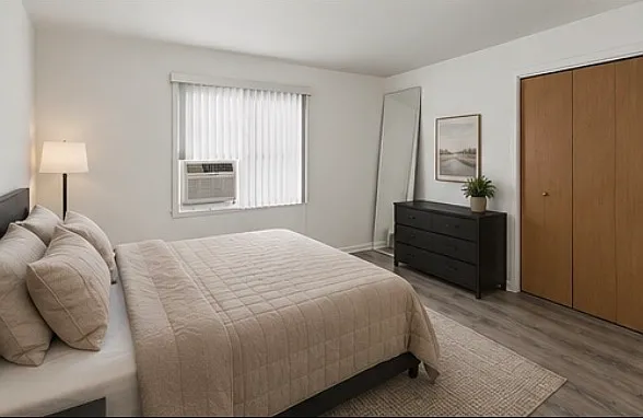 126 W Washington St #121 — Photo 8