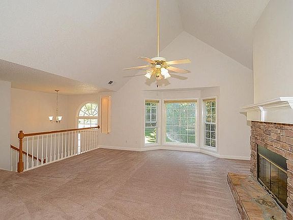 4th image of 5473 Twin Oak Dr