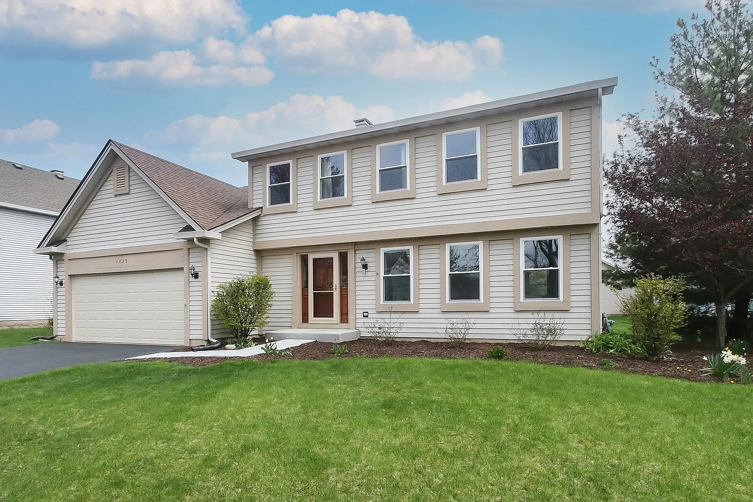 1435 Whitehorse Ln photo 1