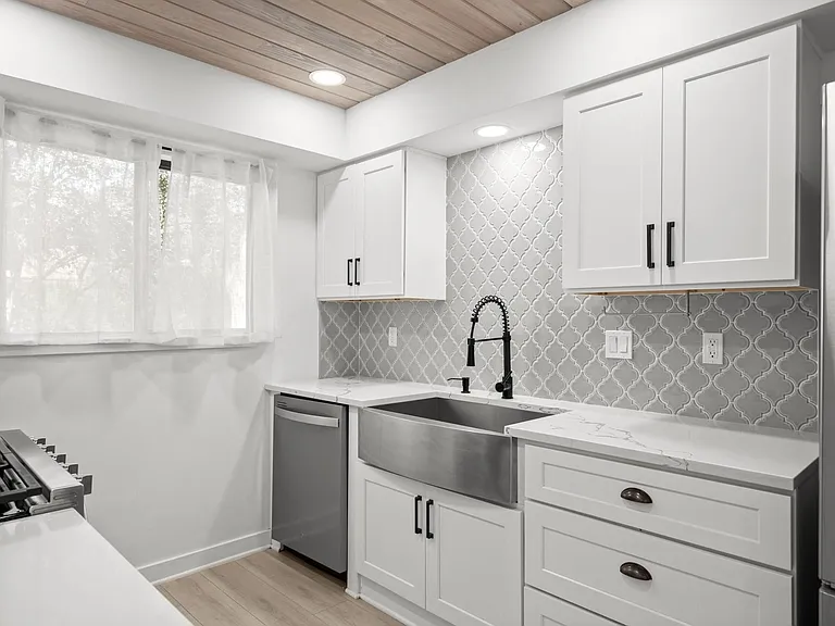 5504 Kings Hwy — Photo 9