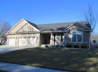 512 Sylvan Ln, Midland, MI