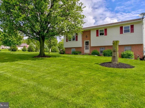 935 N Colebrook Rd, Manheim, PA 17545