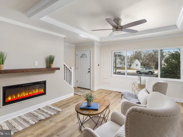 16 Ranchwood Dr, Ewing, NJ 08618