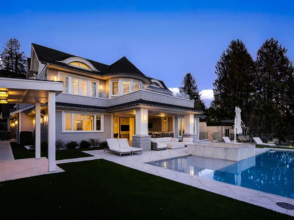 2531 Nelson Ave, West Vancouver, BC V7V 2R5