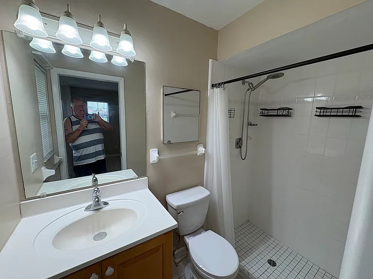 4520 SE 5th Pl #1 — Photo 16