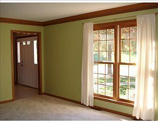 4th image of 256 Elmhurst Cir