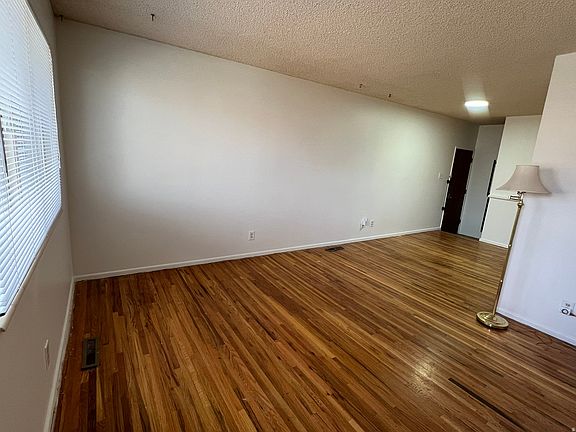 5th image of 304 S 3rd St