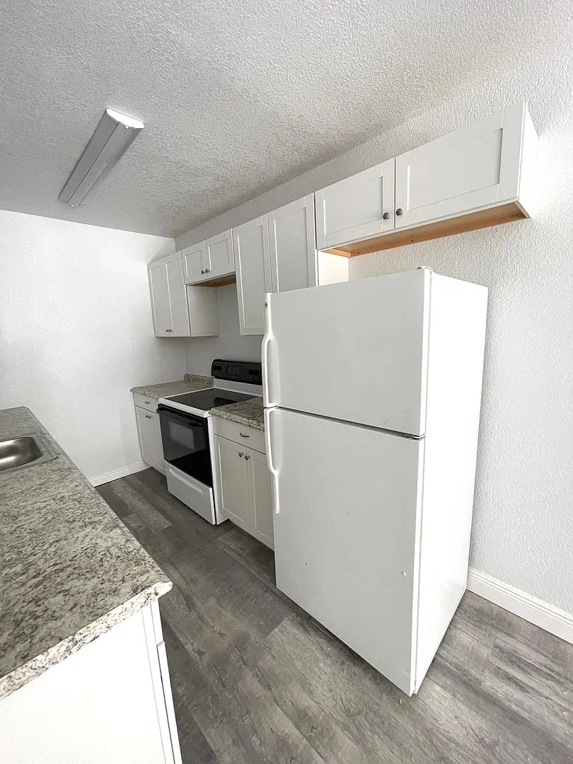 312 10th Ave Drive West — Photo 3