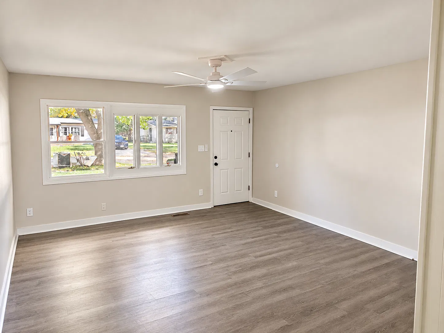 3 bed, 925 sqft, $1,600 — Photo 3
