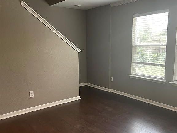 5th image of 5615 W Harrow Dr