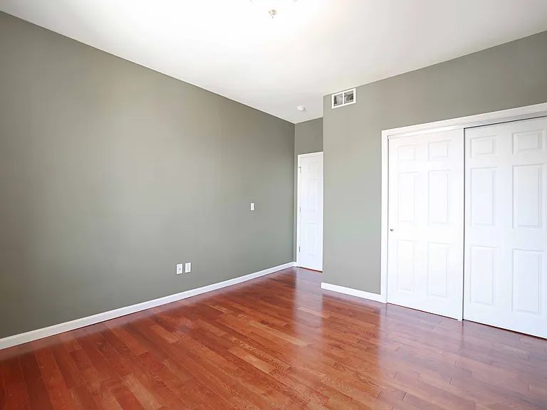5200-5208 Wilson Ave #5204 — Photo 18