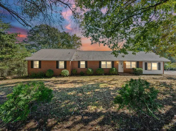 205 Cooley Bridge Rd, Pelzer, SC 29669