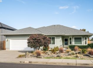 1176 Unity Dr, Junction City, OR 97448