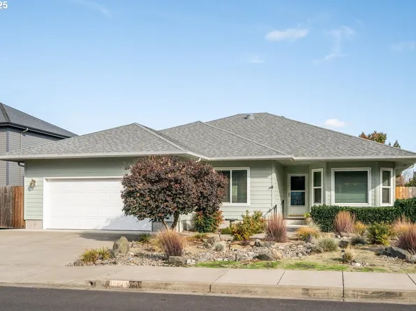 1176 Unity Dr, Junction City, OR 97448