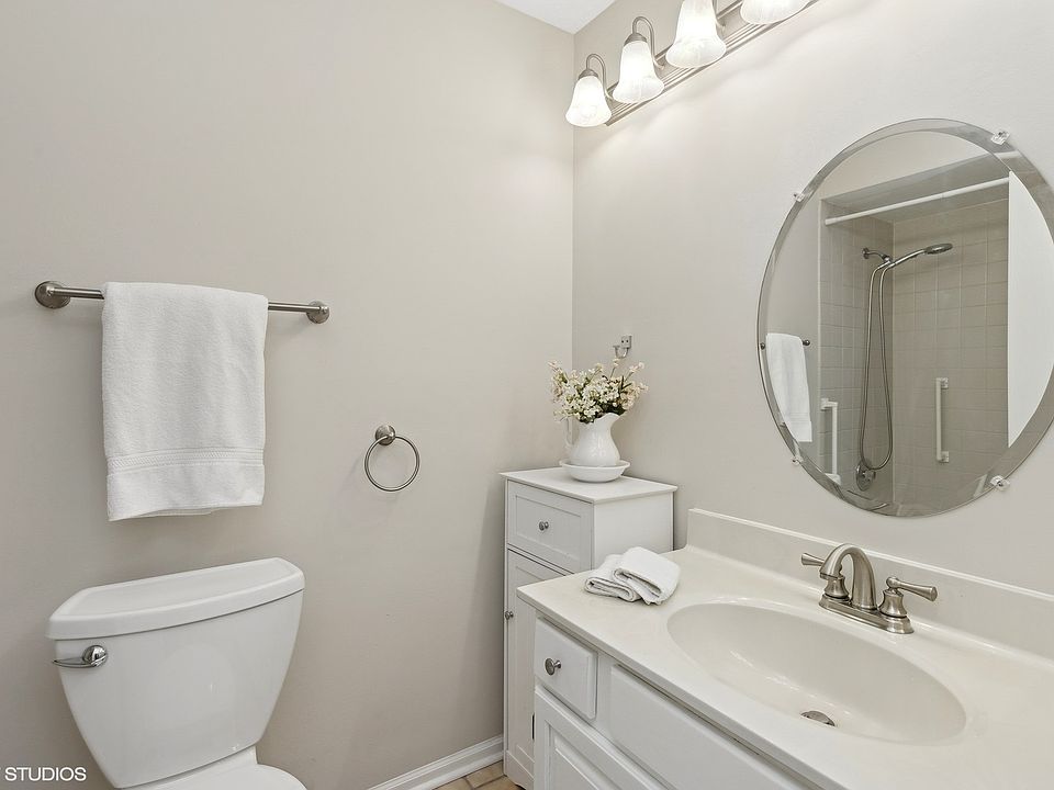 2nd image of 1245 Ballantrae Pl APT B