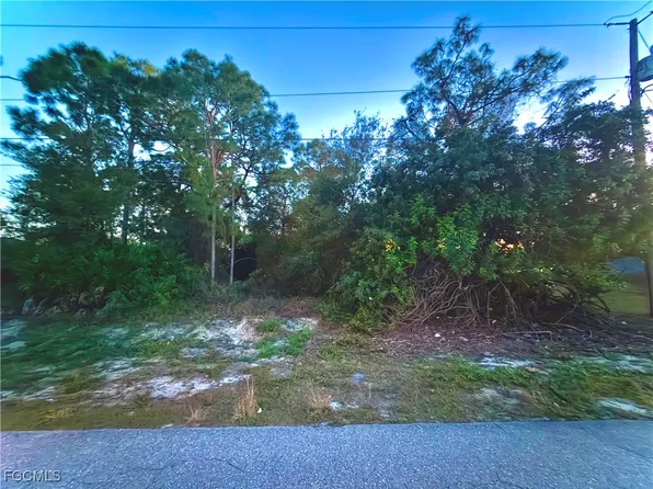 3611 38th St SW, Lehigh Acres, FL 33976
