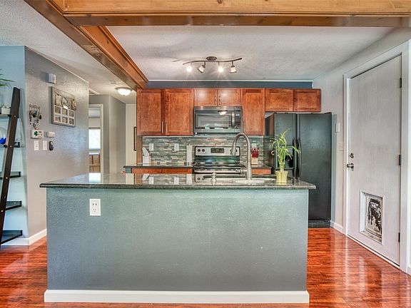 5th image of 1450 S Bahama Way