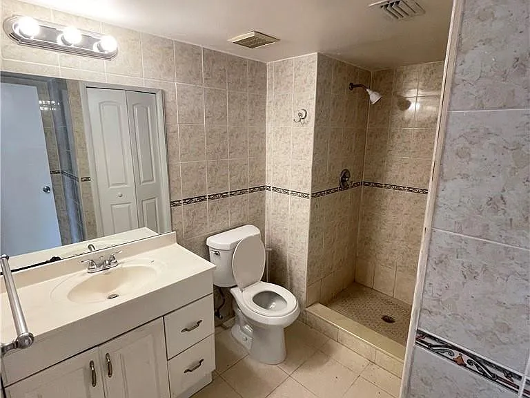 197 Lakeview Dr #202 — Photo 19